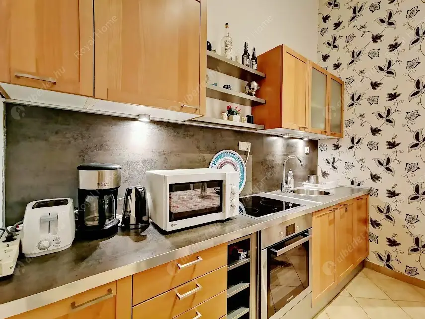 Kiadó albérlet 450000 Ft/hó áron: Budapest, VI. kerület  Weiner Leó utca. Mérete: 80 nm, 4 szobás | Alberlet.hu - 6629248