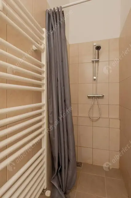 Kiadó albérlet 450000 Ft/hó áron: Budapest, VI. kerület  Weiner Leó utca. Mérete: 80 nm, 4 szobás | Alberlet.hu - 6629249