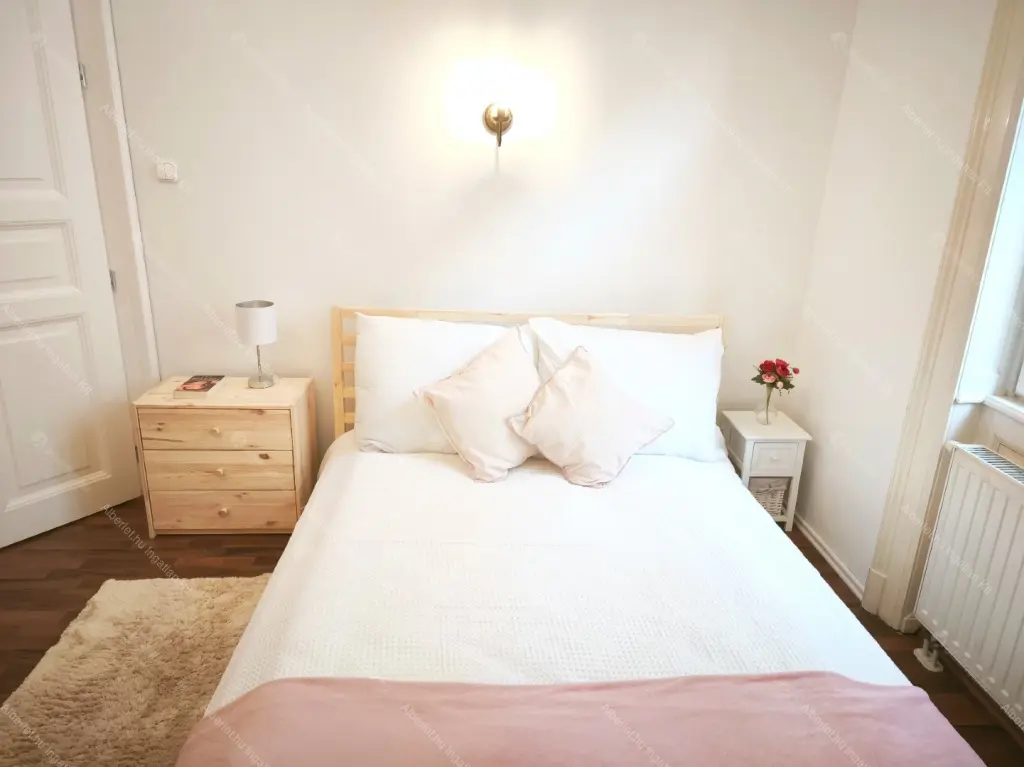 Kiadó albérlet 340000 Ft/hó áron: Budapest, VI. kerület  Weiner Leó utca. Mérete: 86 nm, 3 szobás | Alberlet.hu - 6676844