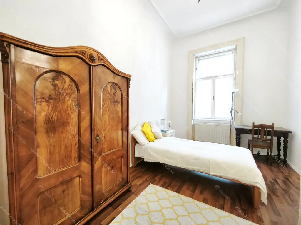 Kiadó albérlet 340000 Ft/hó áron: Budapest, VI. kerület  Weiner Leó utca. Mérete: 86 nm, 3 szobás | Alberlet.hu - 6676850