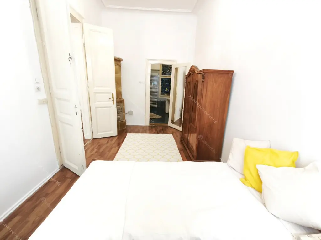 Kiadó albérlet 340000 Ft/hó áron: Budapest, VI. kerület  Weiner Leó utca. Mérete: 86 nm, 3 szobás | Alberlet.hu - 6676851