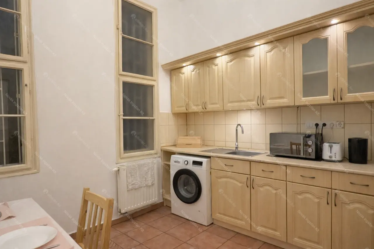 Kiadó albérlet 340000 Ft/hó áron: Budapest, VI. kerület  Weiner Leó utca. Mérete: 86 nm, 3 szobás | Alberlet.hu - 6676954