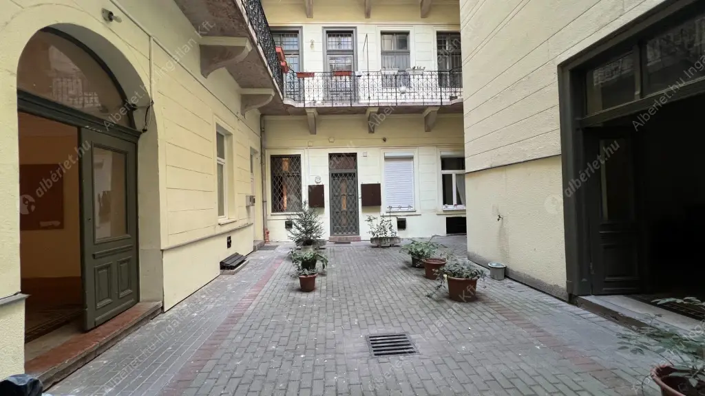 Kiadó albérlet 350000 Ft/hó áron: Budapest, VI. kerület  Weiner Leó utca. Mérete: 90 nm, 4 szobás | Alberlet.hu - 6564173
