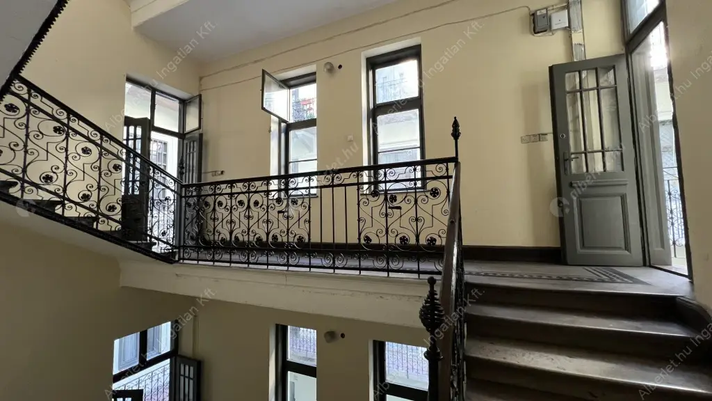 Kiadó albérlet 350000 Ft/hó áron: Budapest, VI. kerület  Weiner Leó utca. Mérete: 90 nm, 4 szobás | Alberlet.hu - 6580915