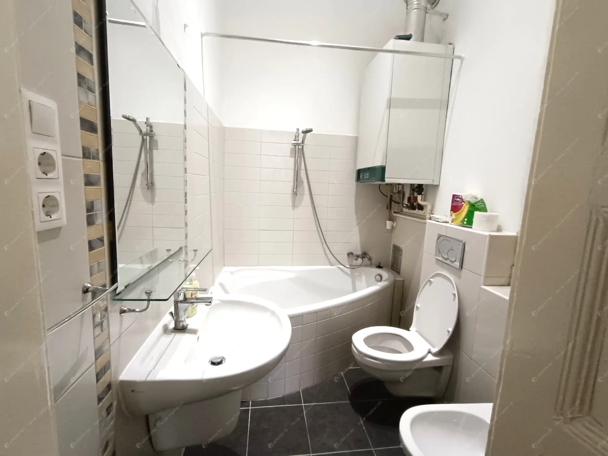 Kiadó albérlet 350000 Ft/hó áron: Budapest, VI. kerület  Weiner Leó utca. Mérete: 90 nm, 4 szobás | Alberlet.hu - 6575934