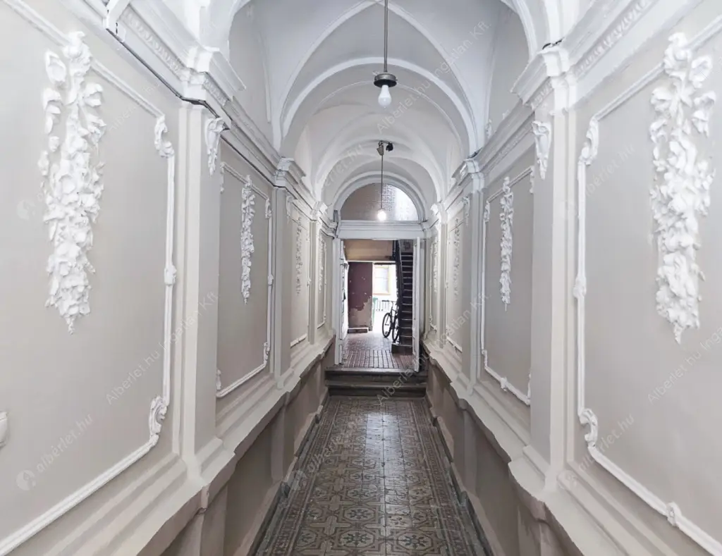 Kiadó albérlet 170000 Ft/hó áron: Budapest, VI. kerület  Zichy Jenő utca. Mérete: 25 nm, 1 szobás | Alberlet.hu - 6629598