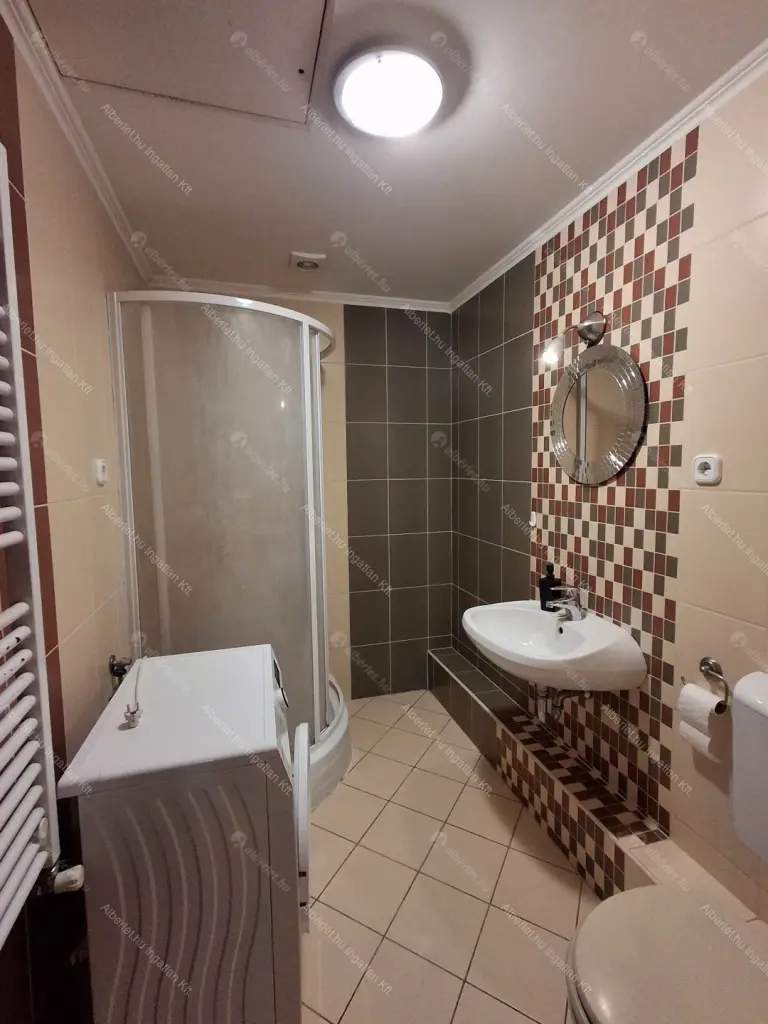 Kiadó albérlet 195000 Ft/hó áron: Budapest, VI. kerület  Zichy Jenő utca. Mérete: 32 nm, 1 szobás | Alberlet.hu - 6652708