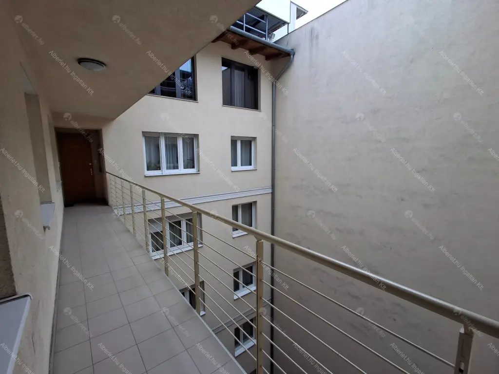 Kiadó albérlet 195000 Ft/hó áron: Budapest, VI. kerület  Zichy Jenő utca. Mérete: 32 nm, 1 szobás | Alberlet.hu - 6652710