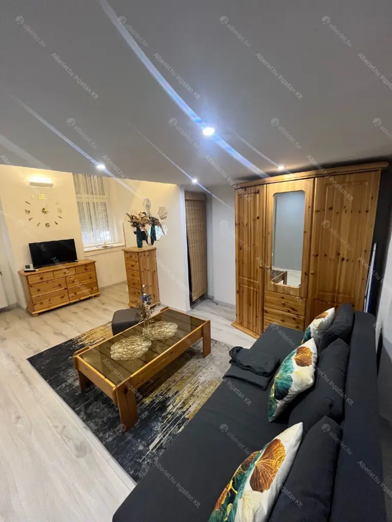 Kiadó albérlet 240000 Ft/hó áron: Budapest, VI. kerület  Zichy Jenő utca. Mérete: 33 nm, 1 szobás | Alberlet.hu - 6667434