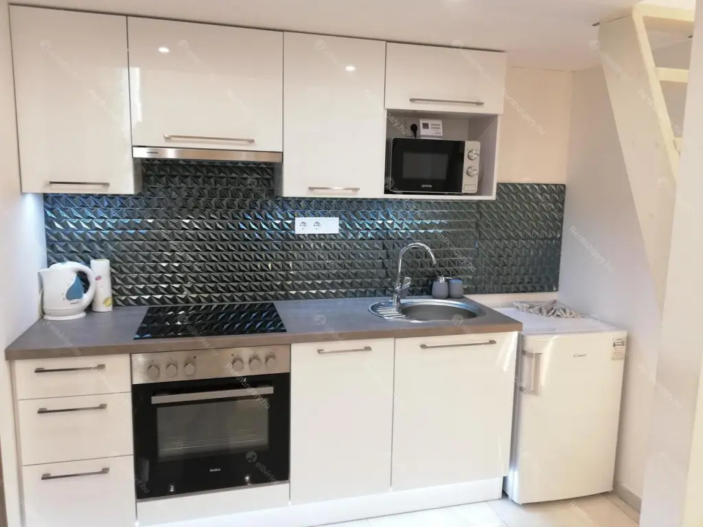 Kiadó albérlet 250000 Ft/hó áron: Budapest, VI. kerület  Zichy Jenő utca. Mérete: 34 nm, 2 szobás | Alberlet.hu - 6669843