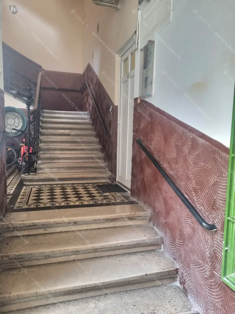 Kiadó albérlet 240000 Ft/hó áron: Budapest, VI. kerület  Zichy Jenő utca. Mérete: 45 nm, 2 szobás | Alberlet.hu - 6692074