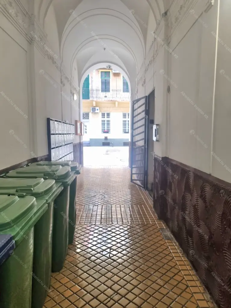 Kiadó albérlet 240000 Ft/hó áron: Budapest, VI. kerület  Zichy Jenő utca. Mérete: 45 nm, 2 szobás | Alberlet.hu - 6692075