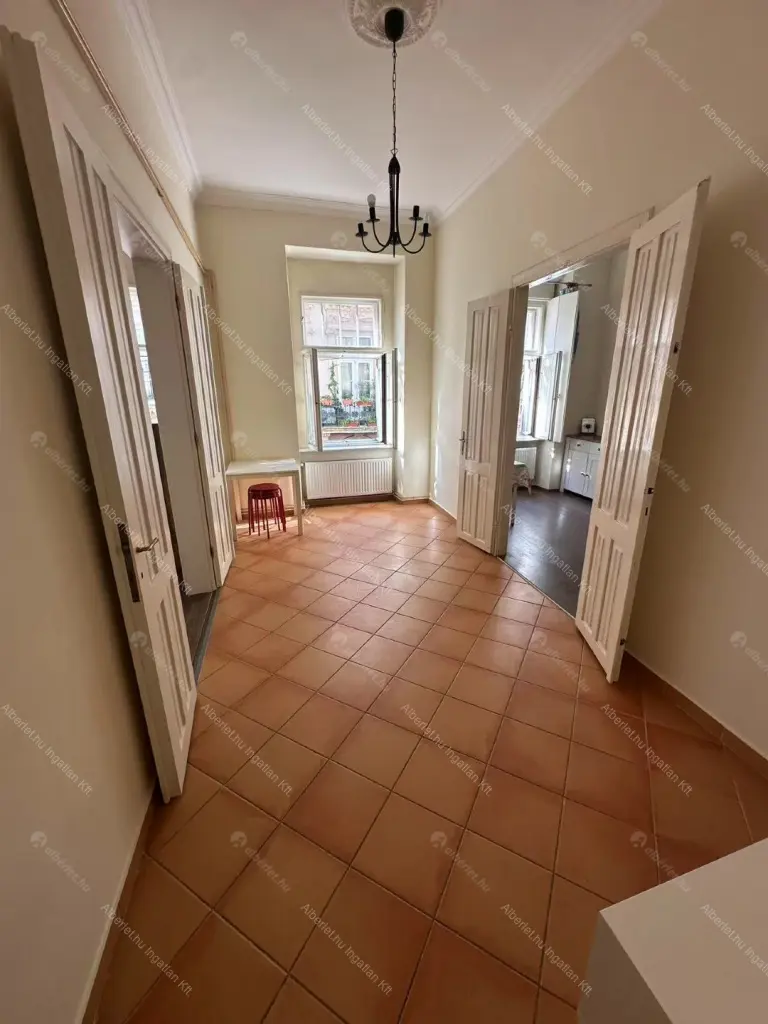 Kiadó albérlet 278000 Ft/hó áron: Budapest, VI. kerület  Zichy Jenő utca. Mérete: 65 nm, 3 szobás | Alberlet.hu - 6698045