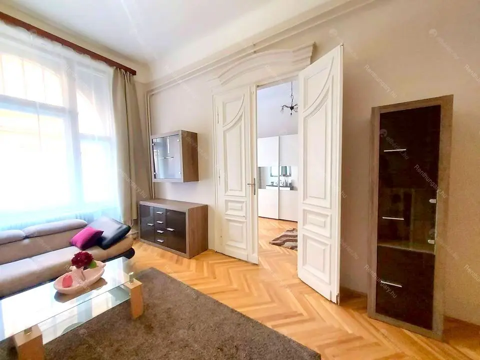 Kiadó albérlet 270000 Ft/hó áron: Budapest, VI. kerület  Zichy Jenő utca. Mérete: 77 nm, 2 szobás | Alberlet.hu - 6669259