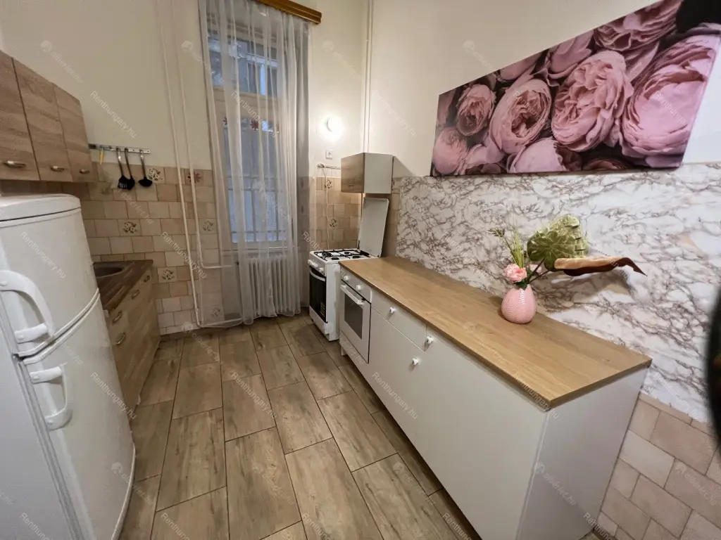 Kiadó albérlet 270000 Ft/hó áron: Budapest, VI. kerület  Zichy Jenő utca. Mérete: 77 nm, 2 szobás | Alberlet.hu - 6669262