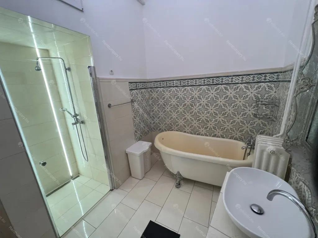 Kiadó albérlet 270000 Ft/hó áron: Budapest, VI. kerület  Zichy Jenő utca. Mérete: 77 nm, 2 szobás | Alberlet.hu - 6669267