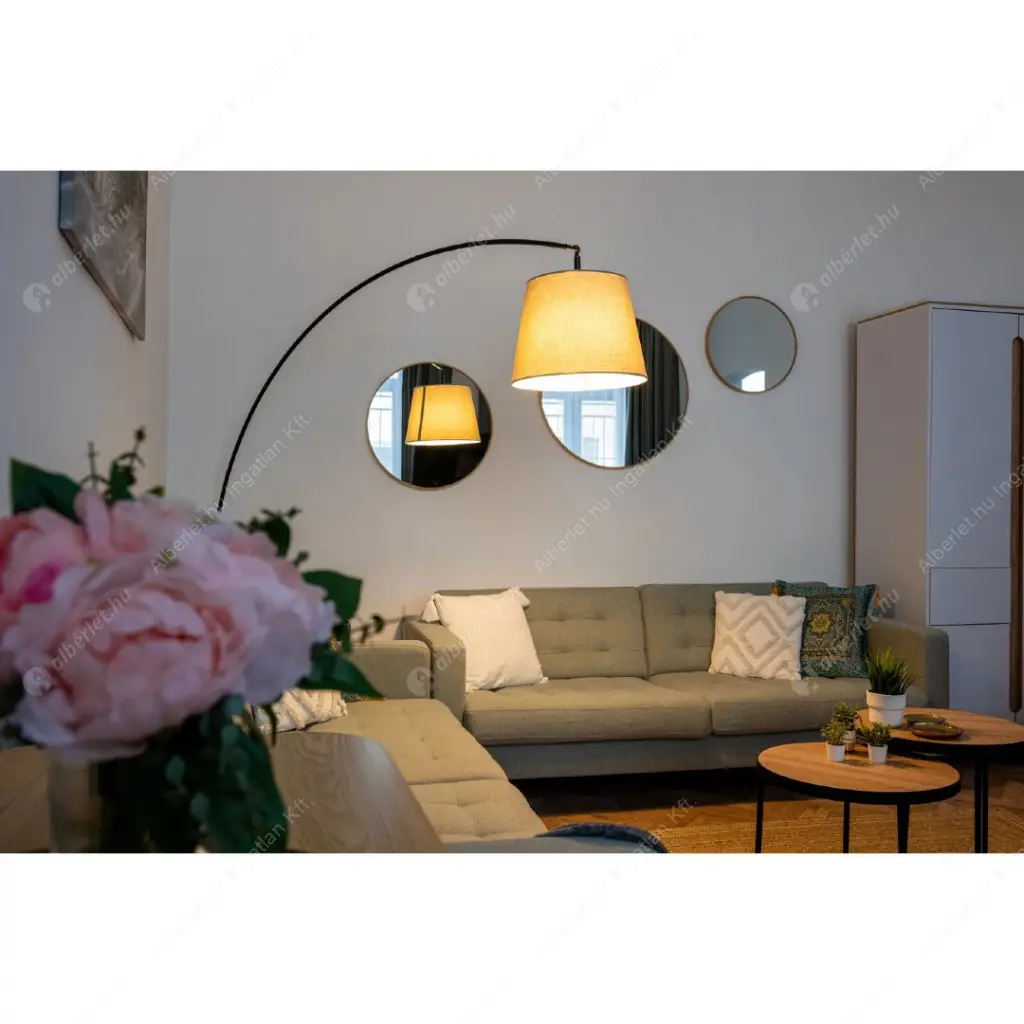 Kiadó albérlet 350000 Ft/hó áron: Budapest, VII. kerület  Akácfa utca. Mérete: 40 nm, 2 szobás | Alberlet.hu - 6573132