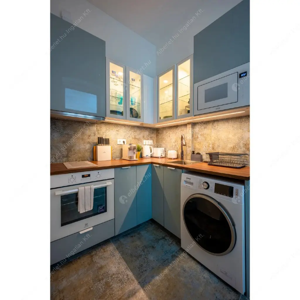 Kiadó albérlet 350000 Ft/hó áron: Budapest, VII. kerület  Akácfa utca. Mérete: 40 nm, 2 szobás | Alberlet.hu - 6573139