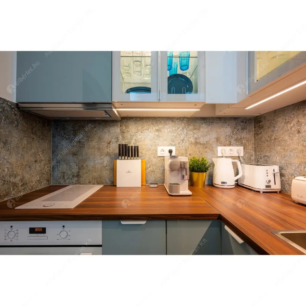 Kiadó albérlet 350000 Ft/hó áron: Budapest, VII. kerület  Akácfa utca. Mérete: 40 nm, 2 szobás | Alberlet.hu - 6573140