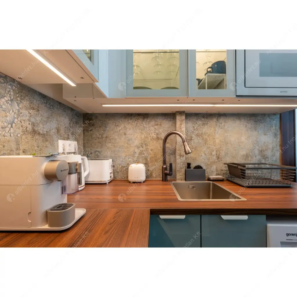 Kiadó albérlet 300000 Ft/hó áron: Budapest, VII. kerület  Akácfa utca. Mérete: 40 nm, 2 szobás | Alberlet.hu - 6585358