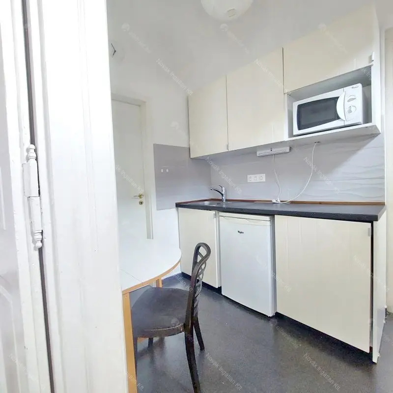 Kiadó albérlet 210000 Ft/hó áron: Budapest, VII. kerület  Akácfa utca. Mérete: 40 nm, 1 szobás | Alberlet.hu - 6693413