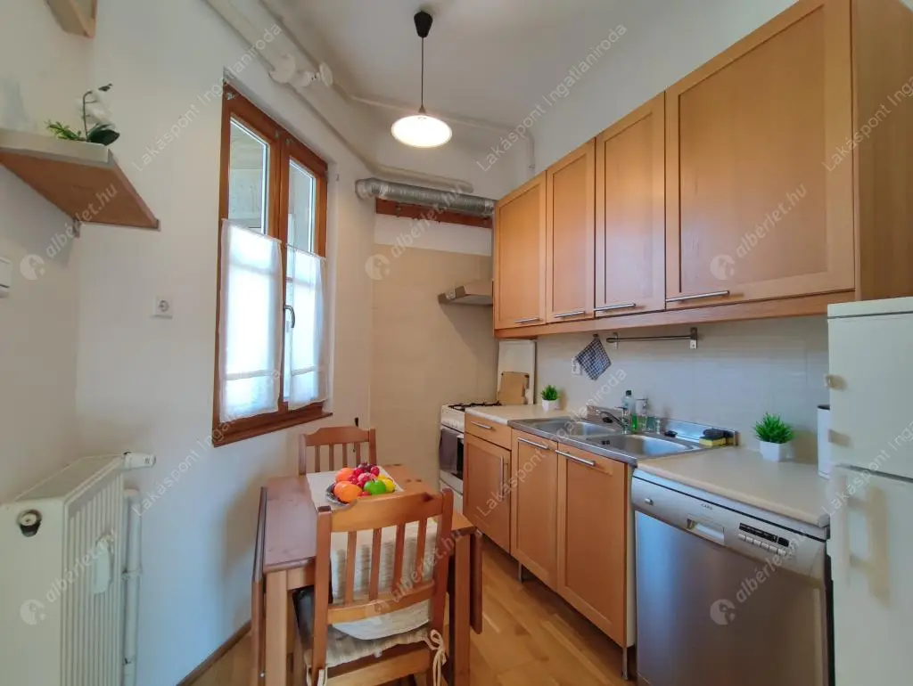 Kiadó albérlet 210000 Ft/hó áron: Budapest, VII. kerület  Akácfa utca. Mérete: 44 nm, 1 szobás | Alberlet.hu - 6534266