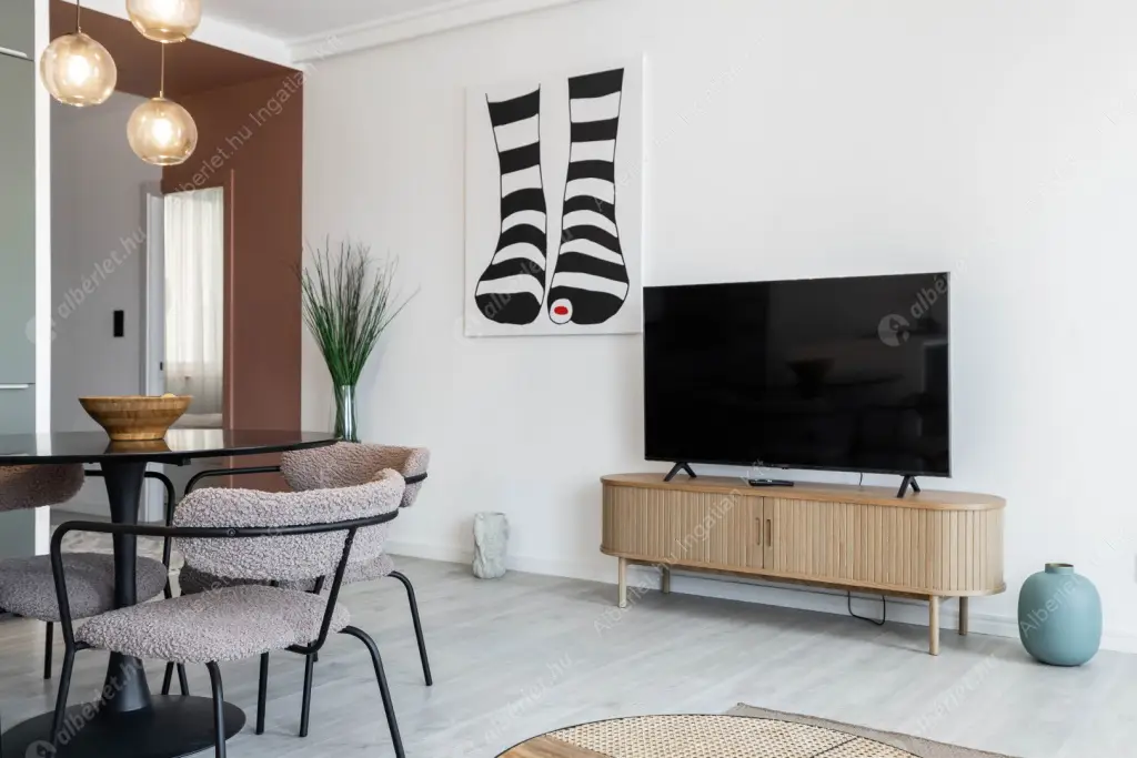 Kiadó albérlet 621000 Ft/hó áron: Budapest, VII. kerület  Akácfa utca. Mérete: 79 nm, 3 szobás | Alberlet.hu - 6554303