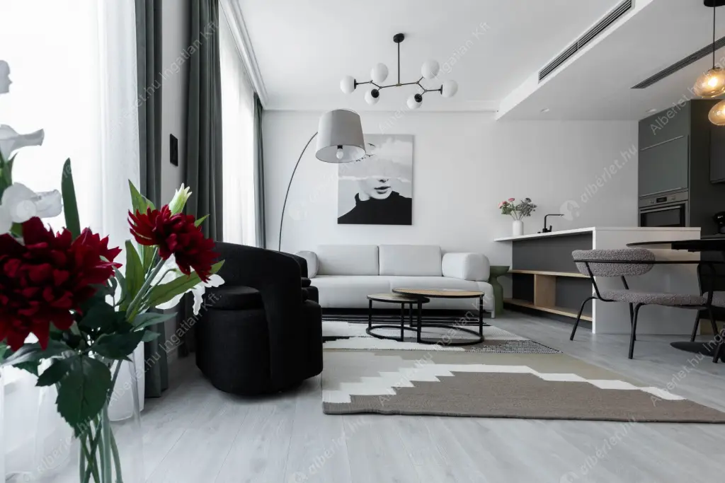 Kiadó albérlet 621000 Ft/hó áron: Budapest, VII. kerület  Akácfa utca. Mérete: 79 nm, 3 szobás | Alberlet.hu - 6554307