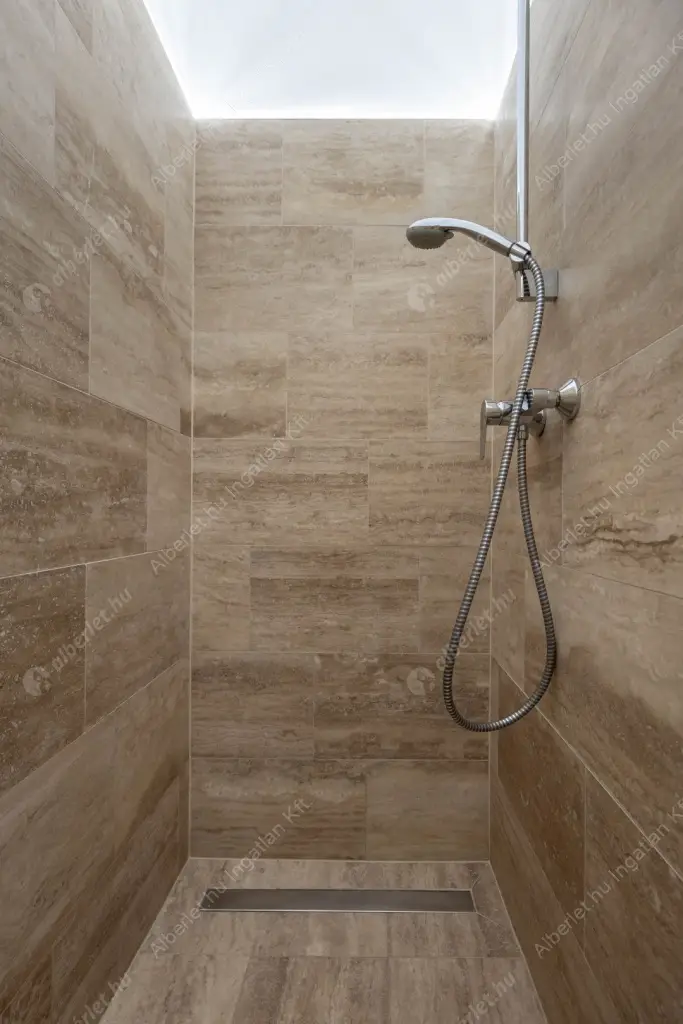 Kiadó albérlet 621000 Ft/hó áron: Budapest, VII. kerület  Akácfa utca. Mérete: 79 nm, 3 szobás | Alberlet.hu - 6554312