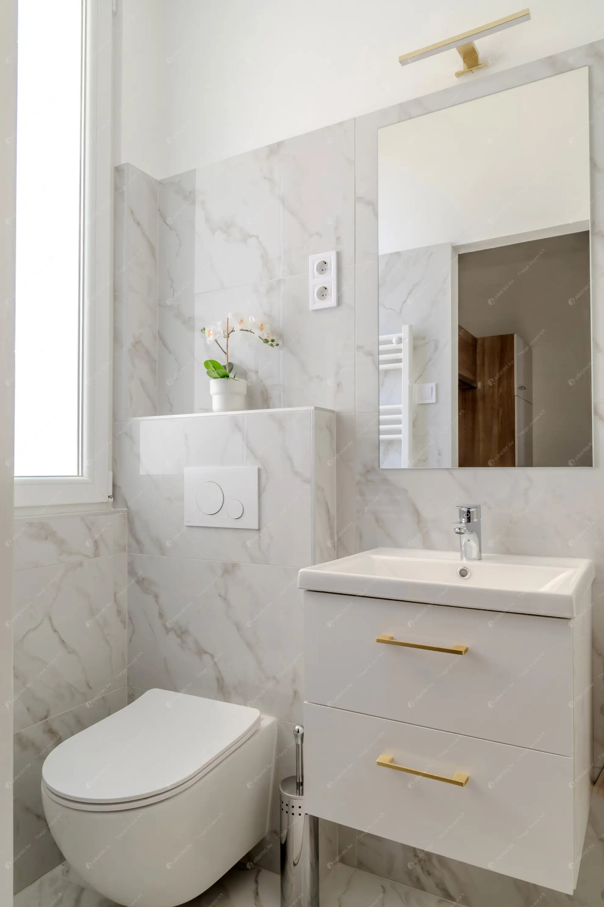 Kiadó albérlet 235000 Ft/hó áron: Budapest, VII. kerület  Almássy tér. Mérete: 25 nm, 1 szobás | Alberlet.hu - 6606576