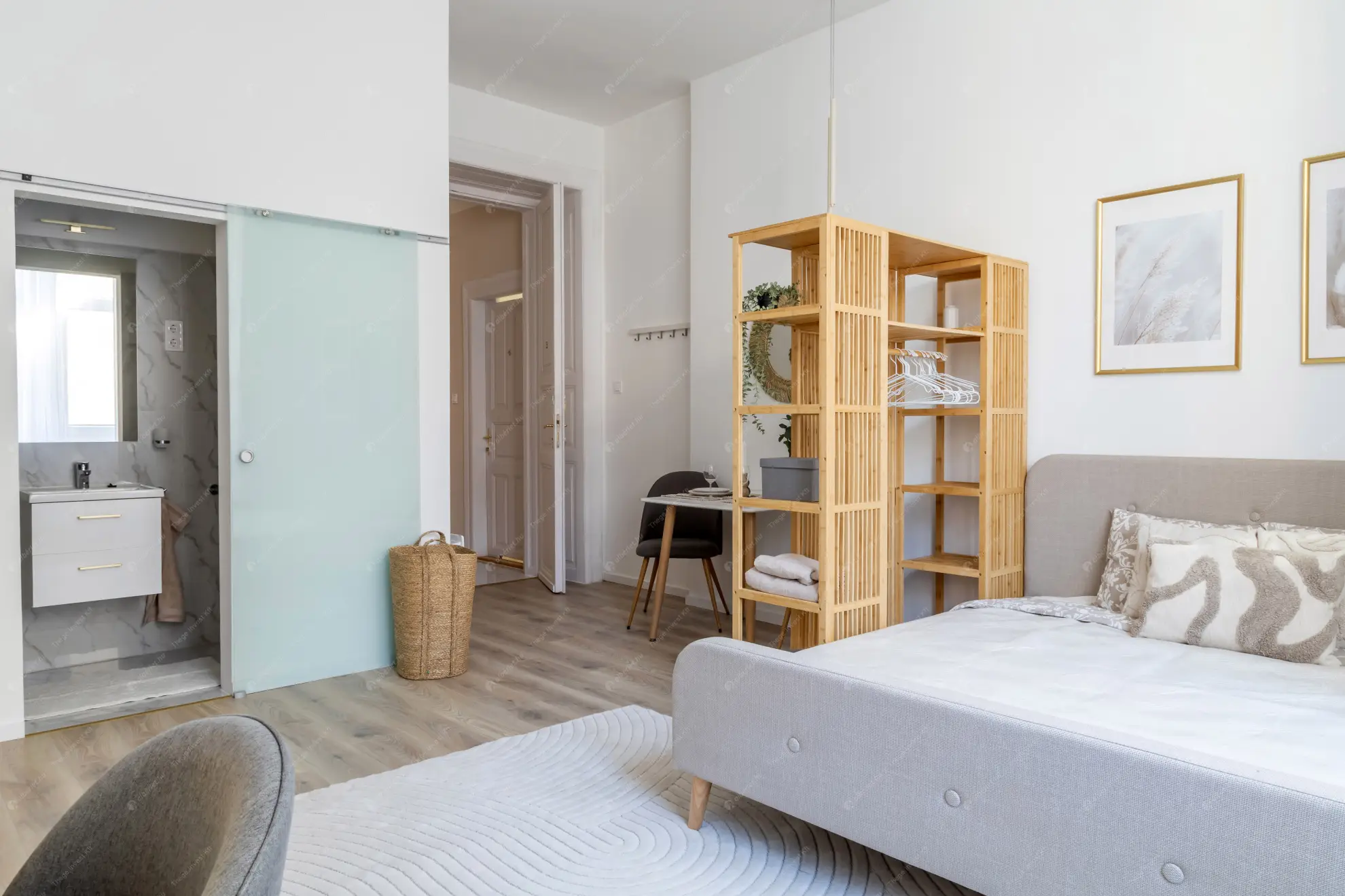 Kiadó albérlet 235000 Ft/hó áron: Budapest, VII. kerület  Almássy tér. Mérete: 25 nm, 1 szobás | Alberlet.hu - 6606580