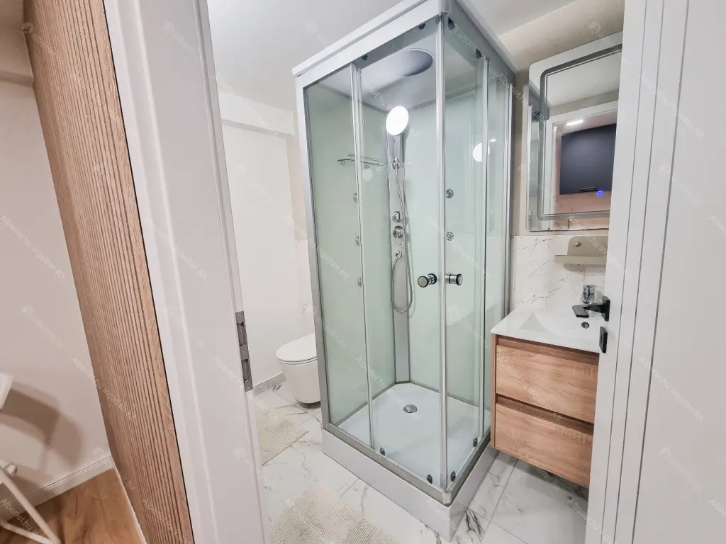 Kiadó albérlet 200000 Ft/hó áron: Budapest, VII. kerület  Almássy tér. Mérete: 30 nm, 1 szobás | Alberlet.hu - 6695773