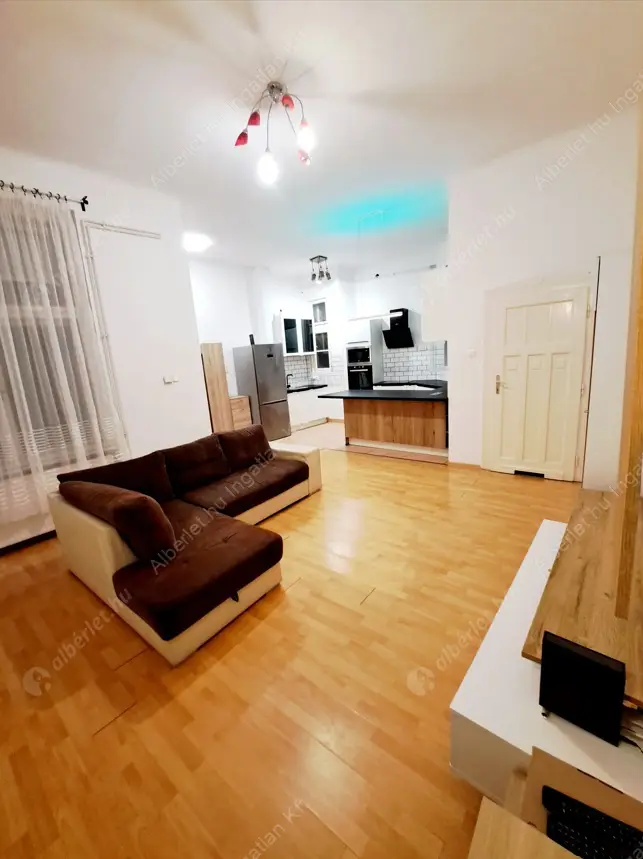 Kiadó albérlet 350000 Ft/hó áron: Budapest, VII. kerület  Alsó erdősor. Mérete: 60 nm, 2 szobás | Alberlet.hu - 6526674