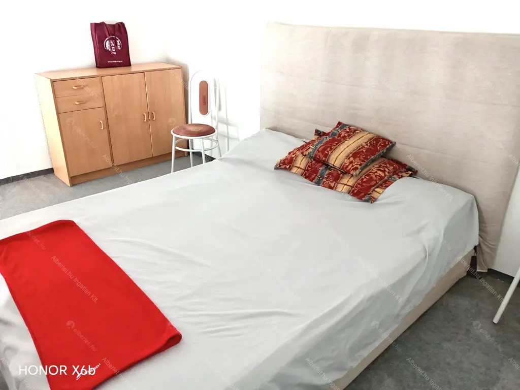 Kiadó albérlet 170000 Ft/hó áron: Budapest, VII. kerület  Alsó erdősor utca. Mérete: 34 nm, 1 szobás | Alberlet.hu - 6699996