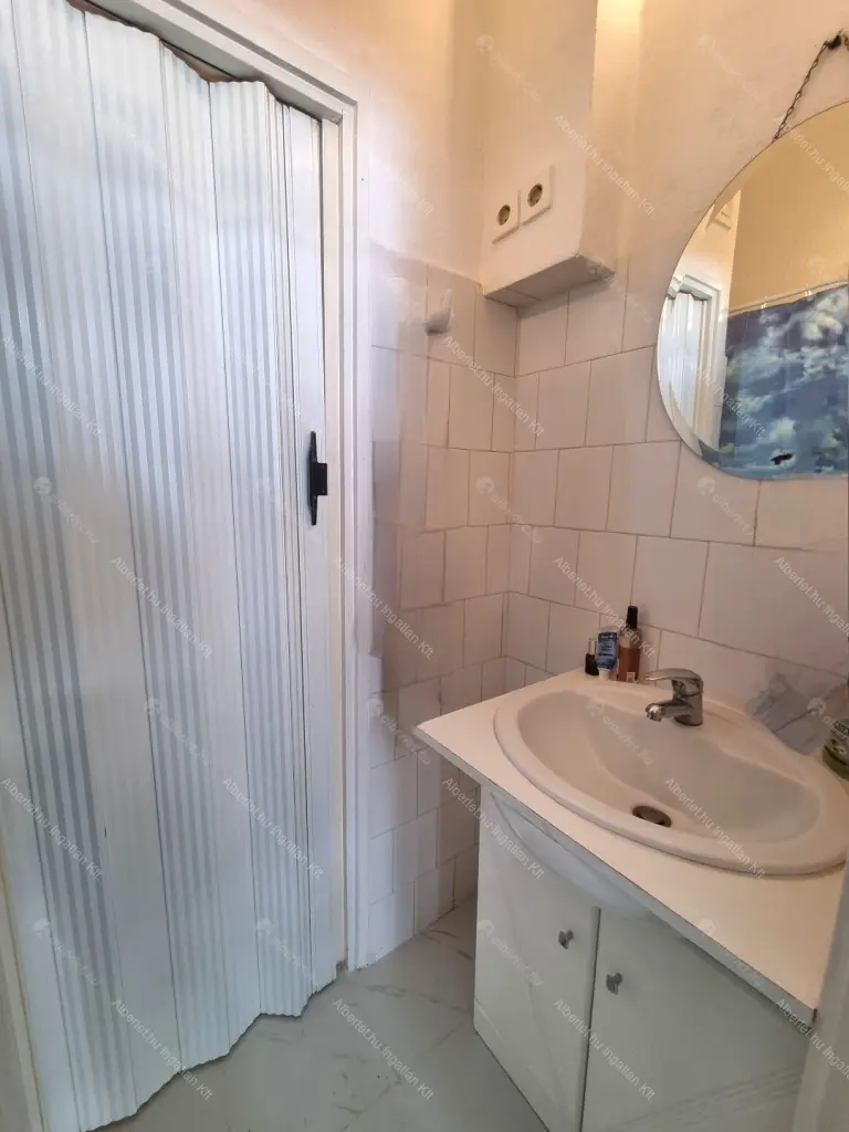 Kiadó albérlet 170000 Ft/hó áron: Budapest, VII. kerület  Alsó erdősor utca. Mérete: 34 nm, 1 szobás | Alberlet.hu - 6700002