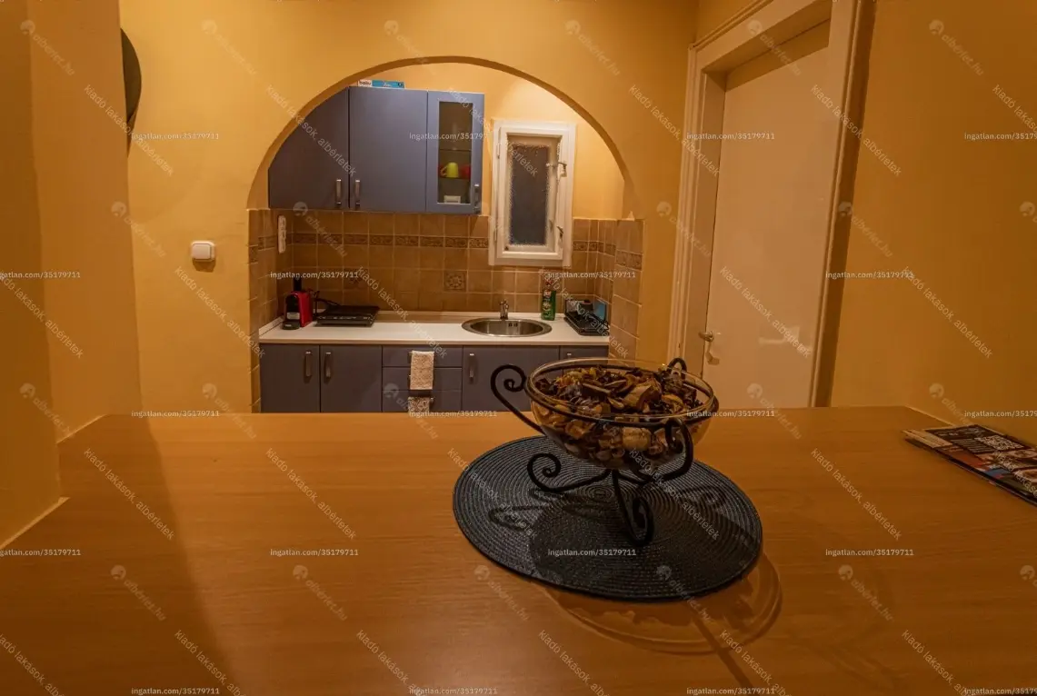 Kiadó albérlet 210000 Ft/hó áron: Budapest, VII. kerület  Asbóth utca. Mérete: 26 nm, 1 szobás | Alberlet.hu - 6649142