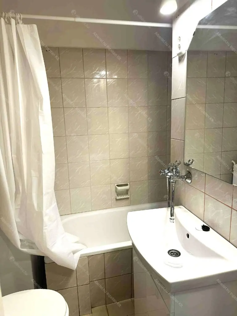 Kiadó albérlet 200000 Ft/hó áron: Budapest, VII. kerület  Bajza utca. Mérete: 32 nm, 1 szobás | Alberlet.hu - 6649773