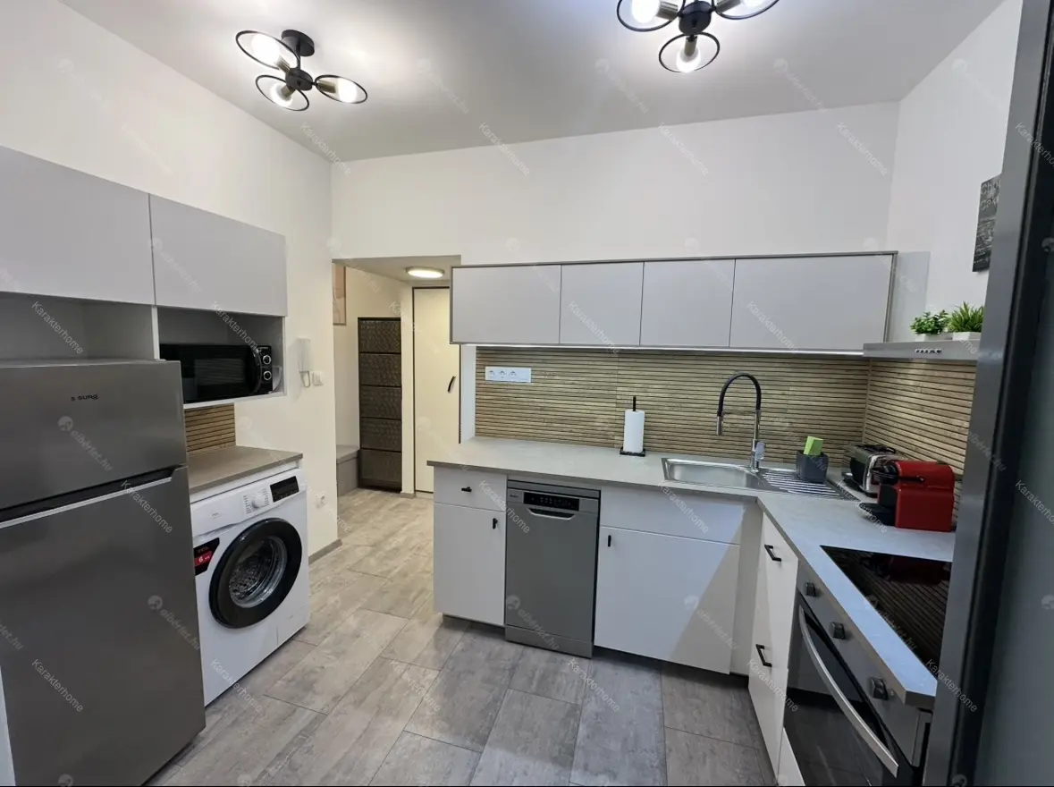 Kiadó albérlet 275000 Ft/hó áron: Budapest, VII. kerület  Barcsay . Mérete: 38 nm, 1 szobás | Alberlet.hu - 6705702