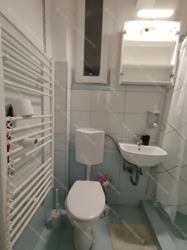 Kiadó albérlet 200000 Ft/hó áron: Budapest, VII. kerület  Bethlen Gábor utca. Mérete: 32 nm, 1 szobás | Alberlet.hu - 6709563