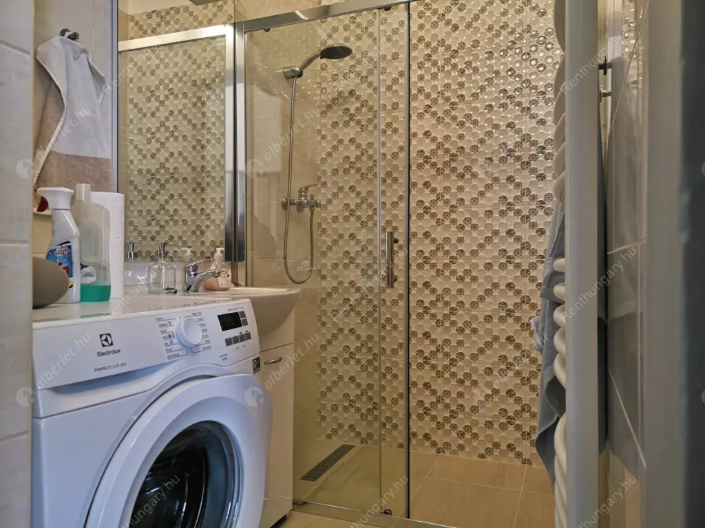 Kiadó albérlet 240000 Ft/hó áron: Budapest, VII. kerület  Bethlen Gábor utca. Mérete: 73 nm, 2 szobás | Alberlet.hu - 6586568