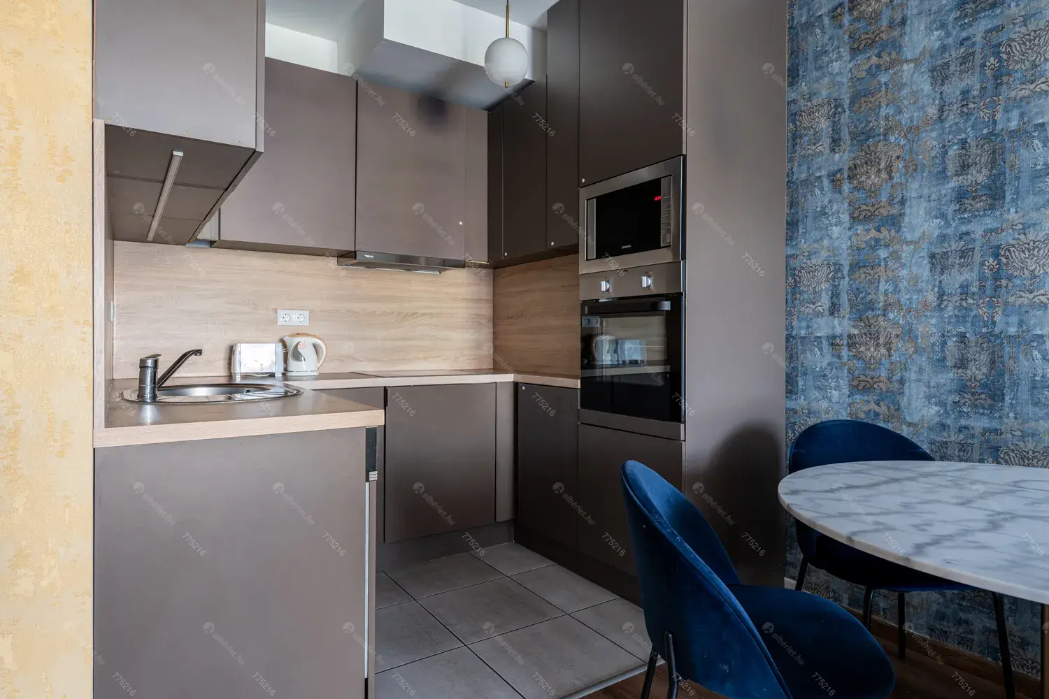 Kiadó albérlet 350000 Ft/hó áron: Budapest, VII. kerület   Corvin sétány . Mérete: 48 nm, 2 szobás | Alberlet.hu - 6663622