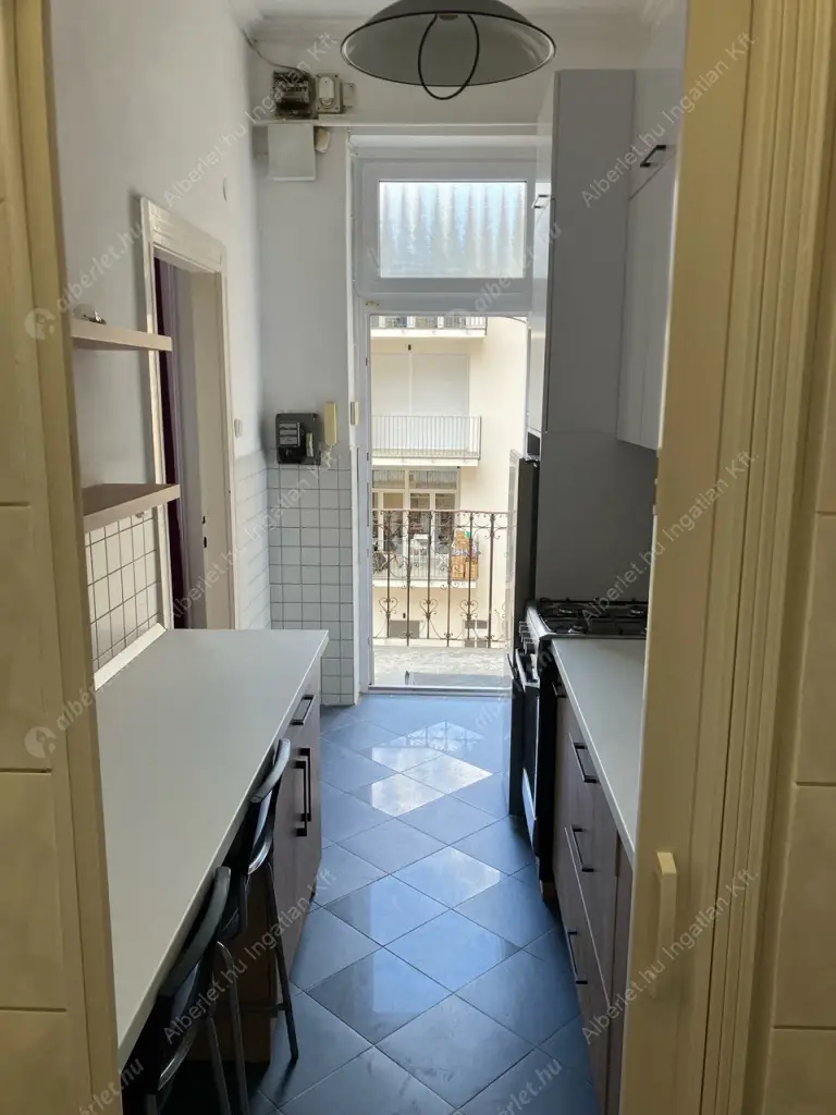 Kiadó albérlet 180000 Ft/hó áron: Budapest, VII. kerület  Csengery utca. Mérete: 30 nm, 1 szobás | Alberlet.hu - 6603090