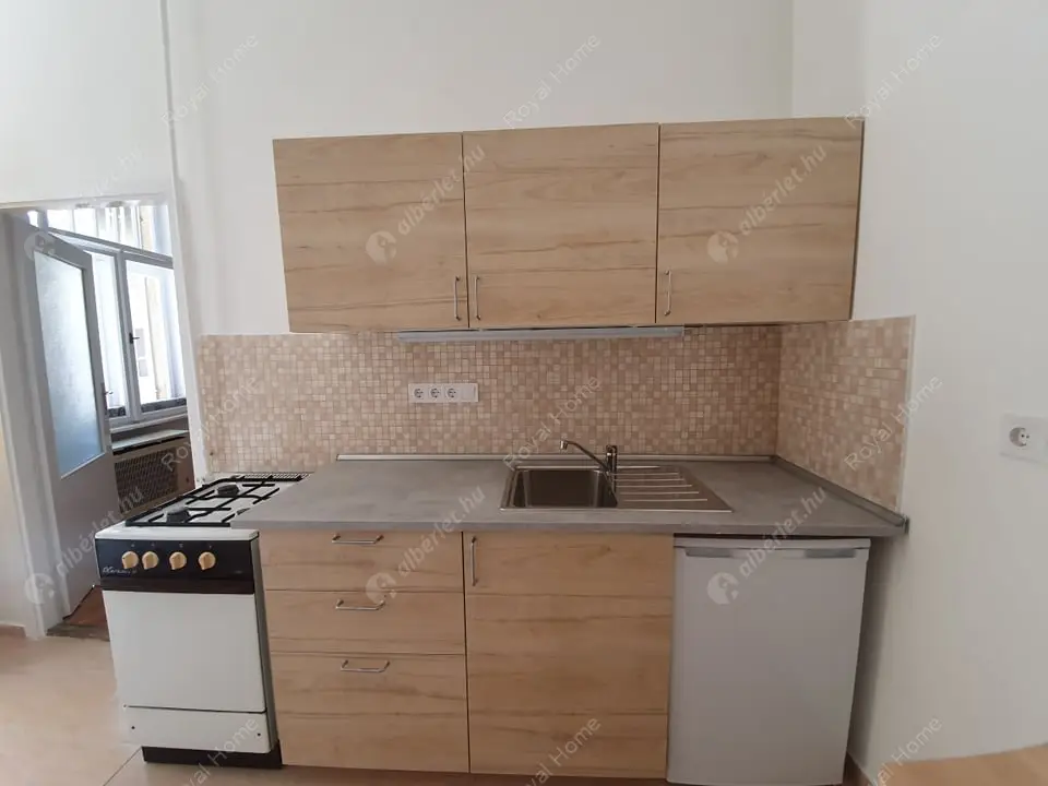 Kiadó albérlet 180000 Ft/hó áron: Budapest, VII. kerület  Csengery utca. Mérete: 35 nm, 1 szobás | Alberlet.hu - 5655609