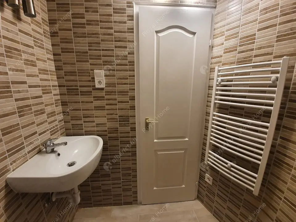 Kiadó albérlet 180000 Ft/hó áron: Budapest, VII. kerület  Csengery utca. Mérete: 35 nm, 1 szobás | Alberlet.hu - 5655611