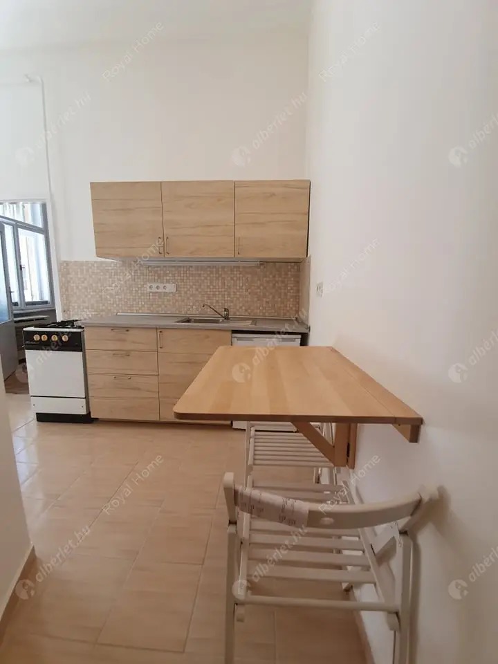 Kiadó albérlet 180000 Ft/hó áron: Budapest, VII. kerület  Csengery utca. Mérete: 35 nm, 1 szobás | Alberlet.hu - 5655612