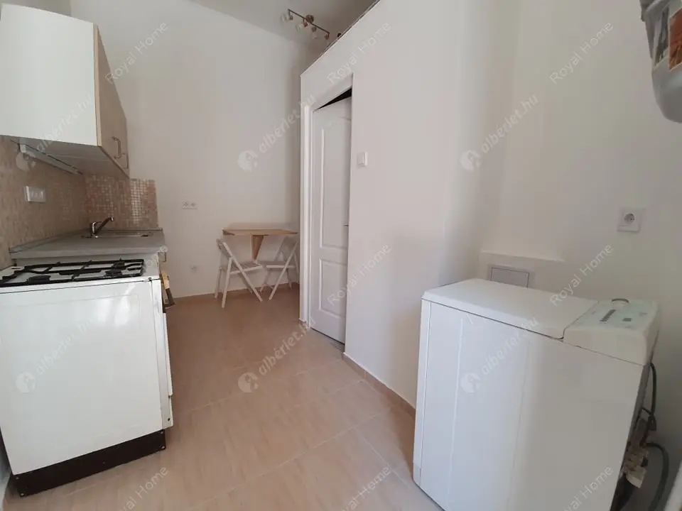 Kiadó albérlet 180000 Ft/hó áron: Budapest, VII. kerület  Csengery utca. Mérete: 35 nm, 1 szobás | Alberlet.hu - 5655625