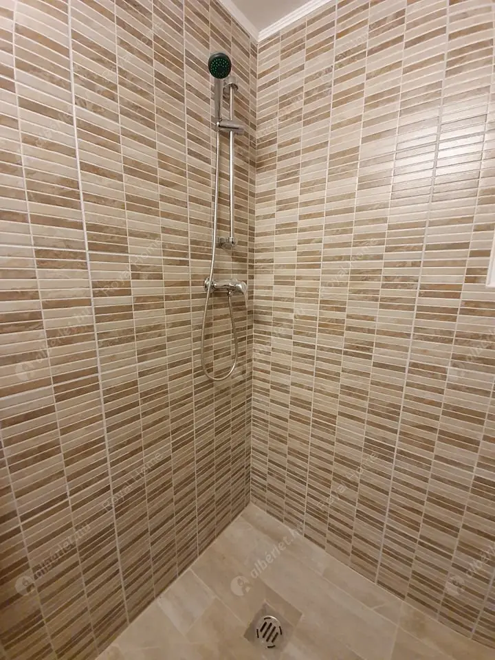 Kiadó albérlet 180000 Ft/hó áron: Budapest, VII. kerület  Csengery utca. Mérete: 35 nm, 1 szobás | Alberlet.hu - 5655626