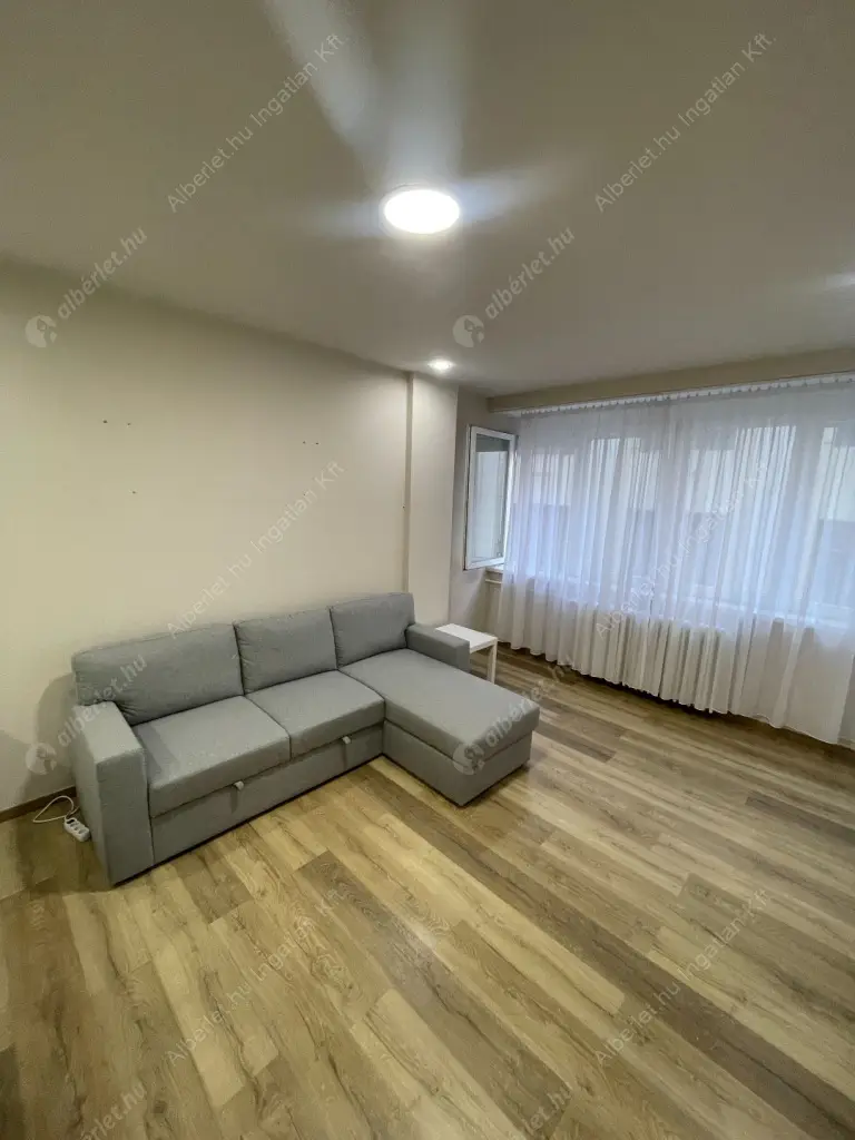 Kiadó albérlet 290000 Ft/hó áron: Budapest, VII. kerület  Csengery utca. Mérete: 43 nm, 2 szobás | Alberlet.hu - 6553746