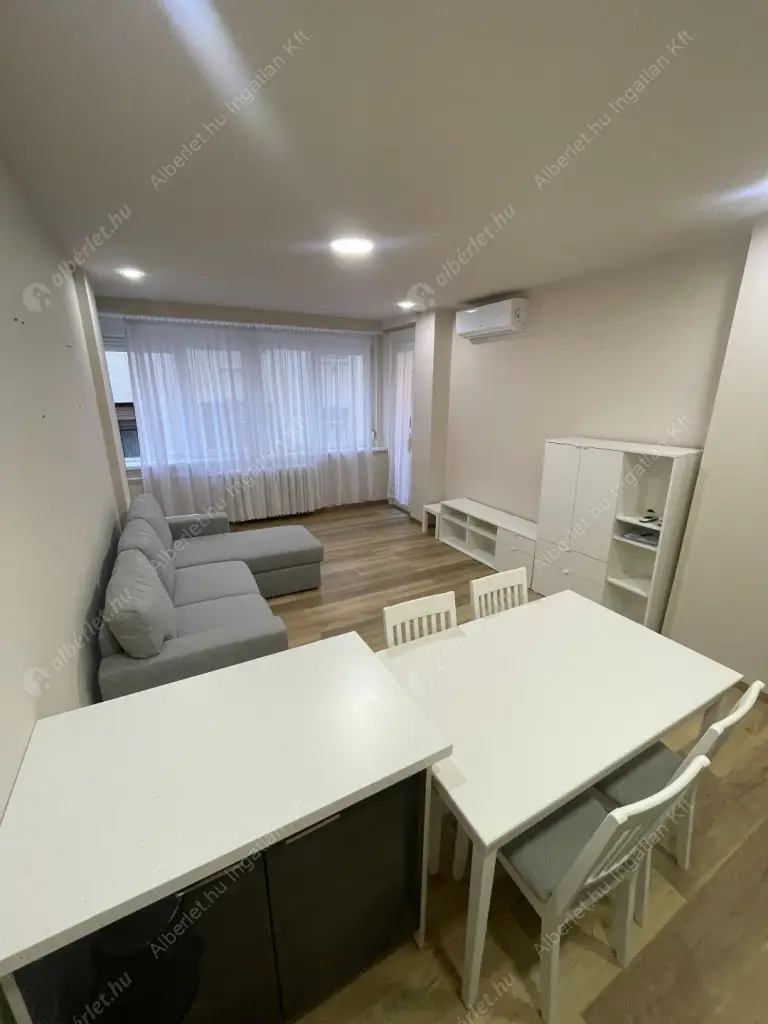 Kiadó albérlet 290000 Ft/hó áron: Budapest, VII. kerület  Csengery utca. Mérete: 43 nm, 2 szobás | Alberlet.hu - 6553750