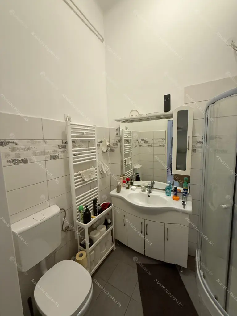 Kiadó albérlet 125000 Ft/hó áron: Budapest, VII. kerület  Csengery utca. Mérete: 58 nm, 3 szobás | Alberlet.hu - 6679658